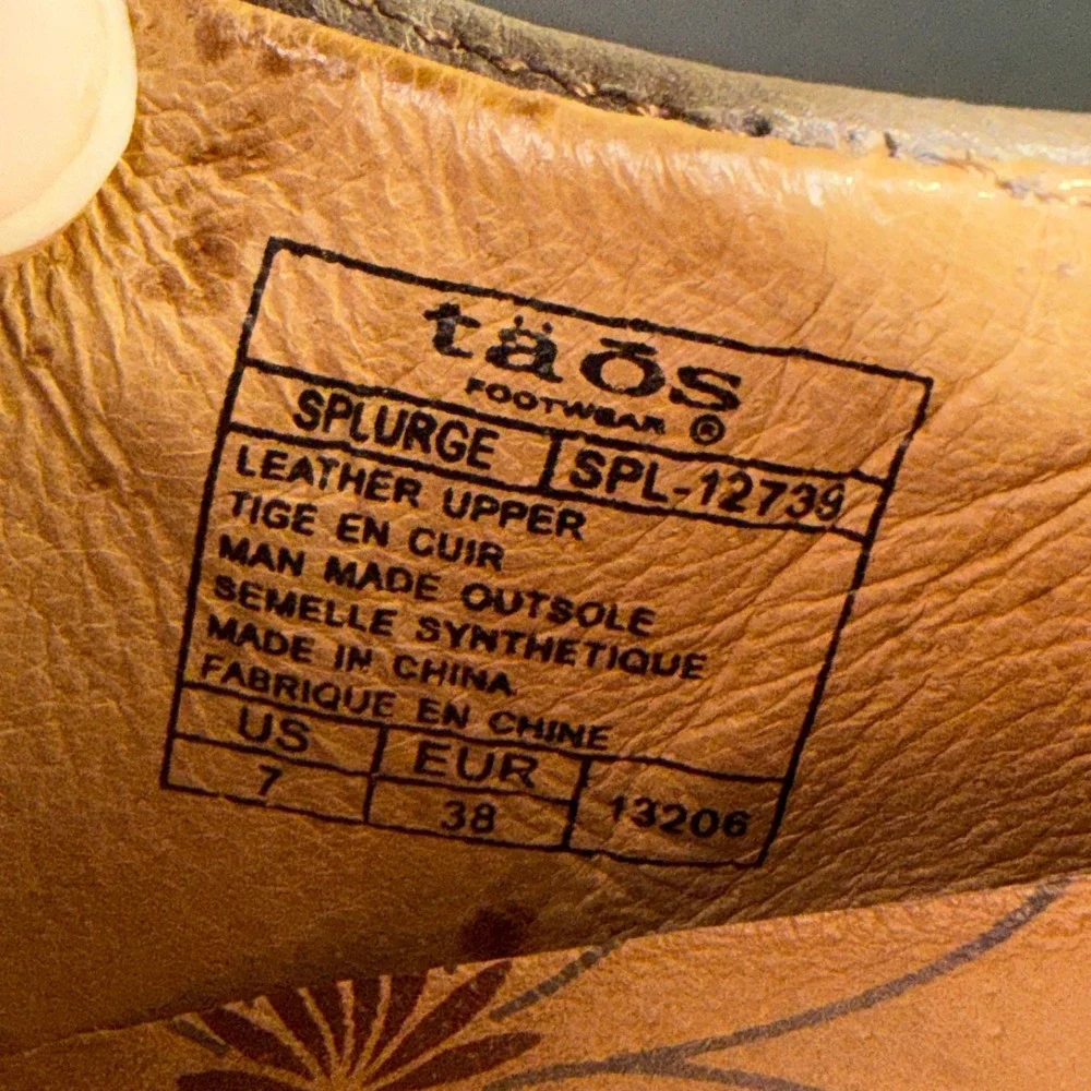 Taos Footwear Splurge Wedge Heel Women's 7 Brown Leather Studded Comfort Career